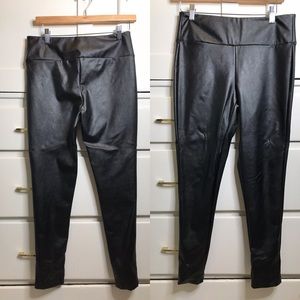Black faux leather Legging Pants  |size  M |